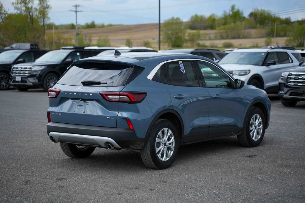 Used 2023 Ford Escape Active AWD/4WD image 5