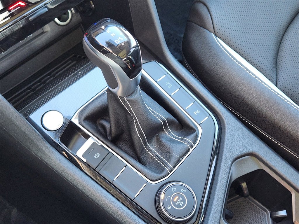 New 2026 Volkswagen Taos SEL image 16