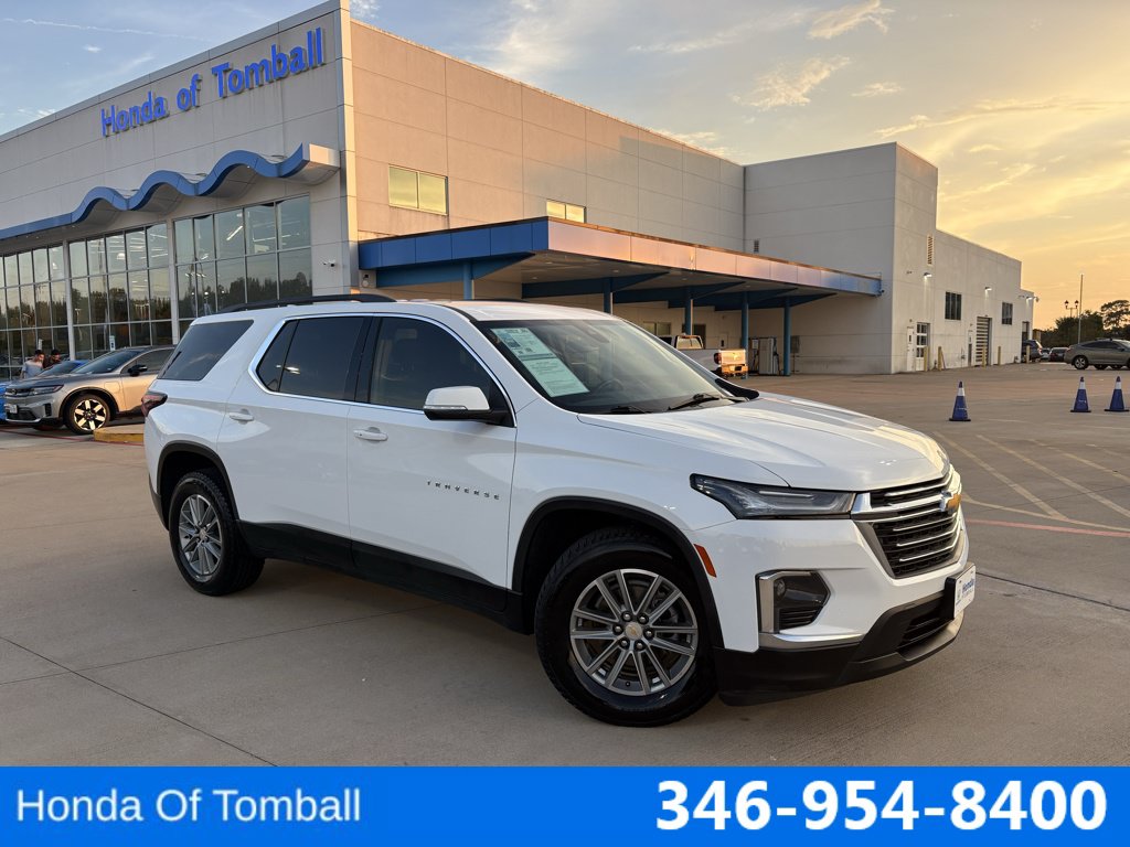 Used 2023 Chevrolet Traverse LT FWD image 1