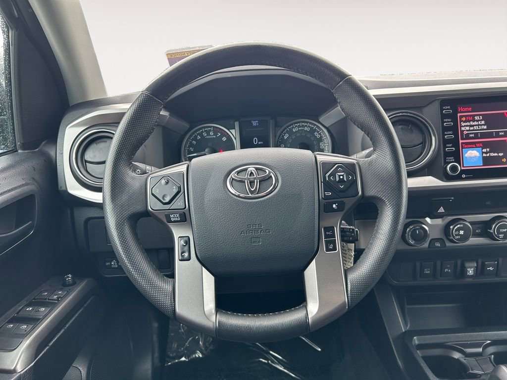 Used 2020 Toyota Tacoma SR5 AWD/4WD image 15