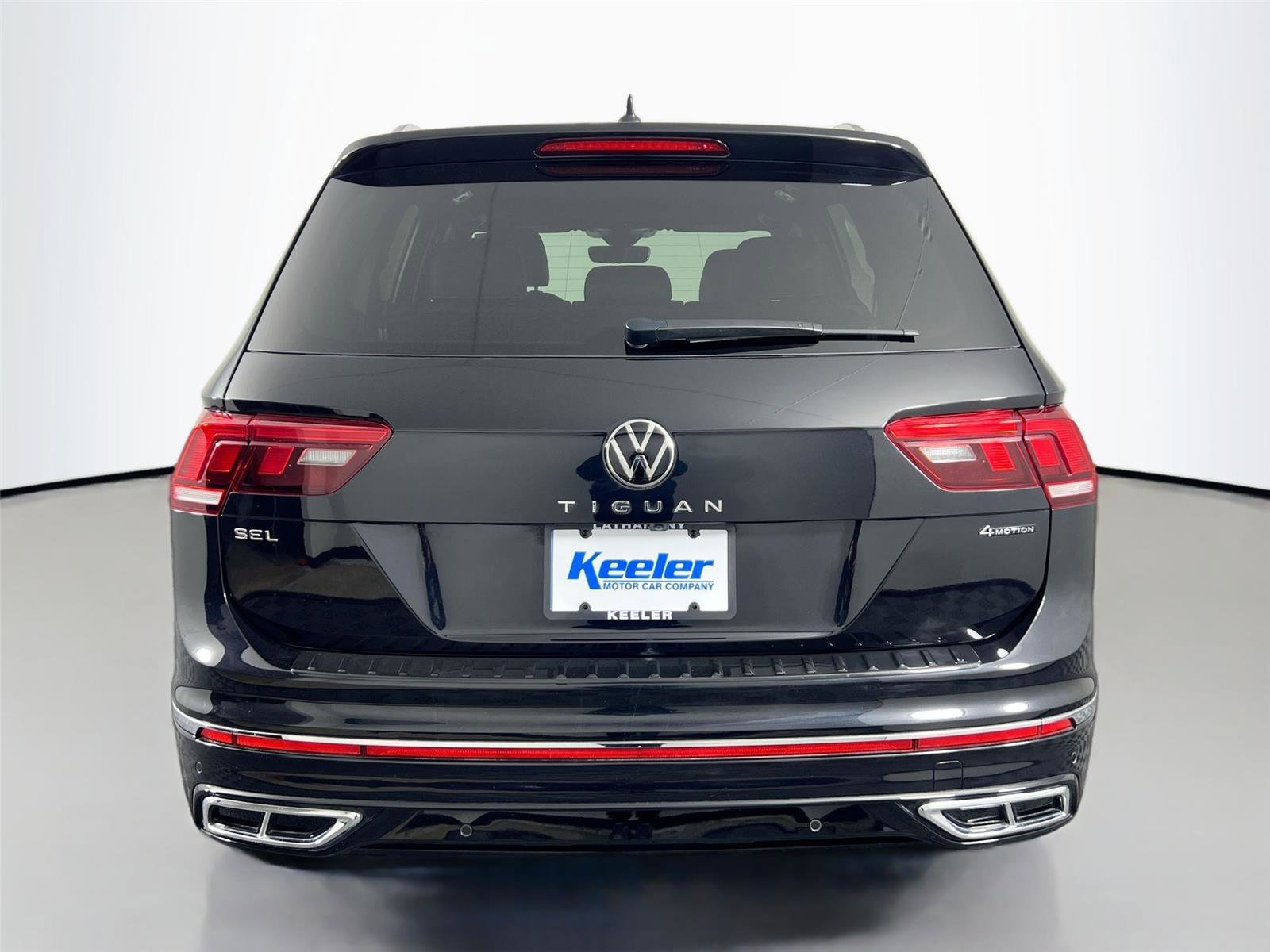 Used 2024 Volkswagen Tiguan SEL R-Line AWD/4WD image 5