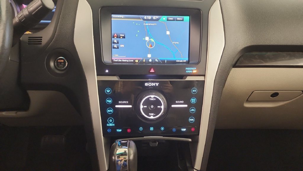 Used 2015 Ford Explorer Limited w/ Equipment Group 303A FWD image 16