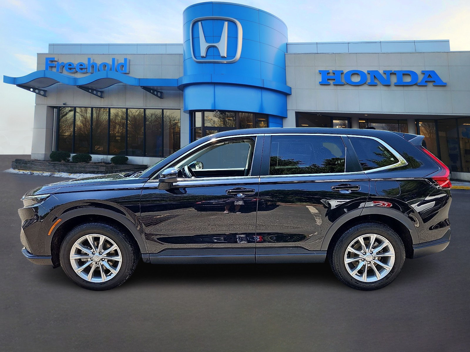 Used 2023 Honda CR-V EX image 4