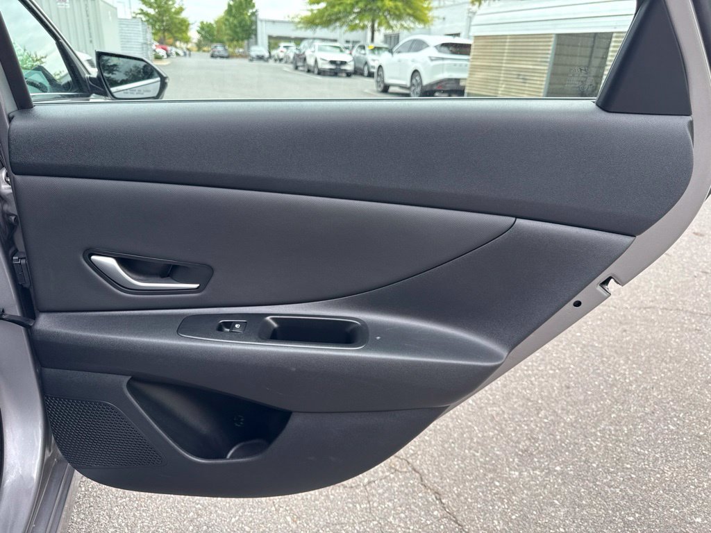 Used 2024 Hyundai Elantra Limited FWD image 37