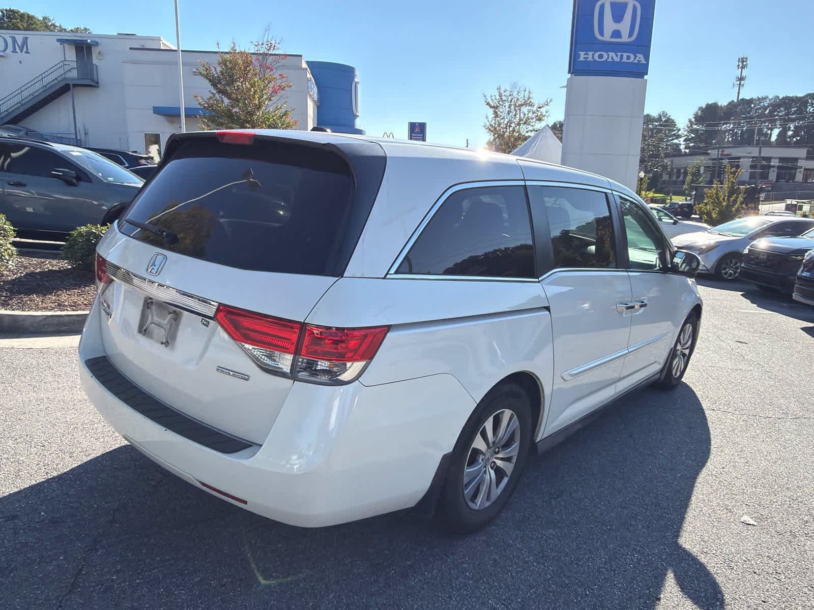 Used 2016 Honda Odyssey SE image 10