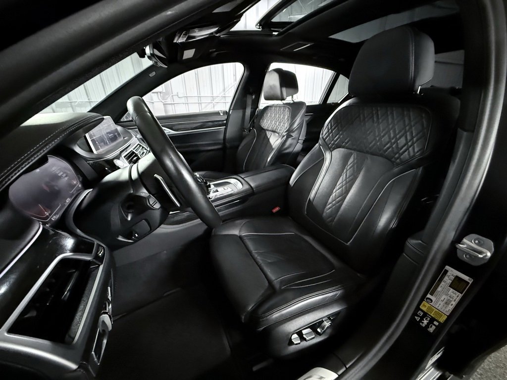 Used 2022 BMW 750i xDrive w/ Luxury Rear Seating Package image 30