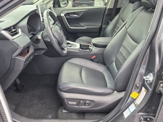Certified 2020 Toyota RAV4 Limited w/ Limited Grade Weather Package AWD/4WD image 9