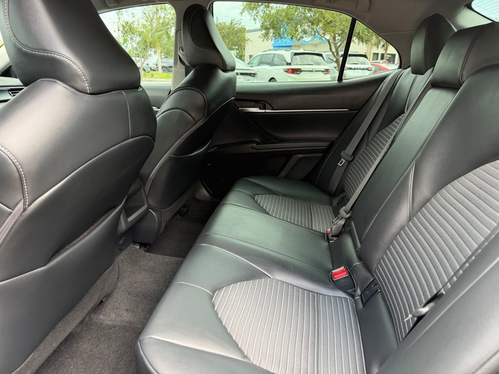 Used 2023 Toyota Camry SE w/ Convenience Package FWD image 11