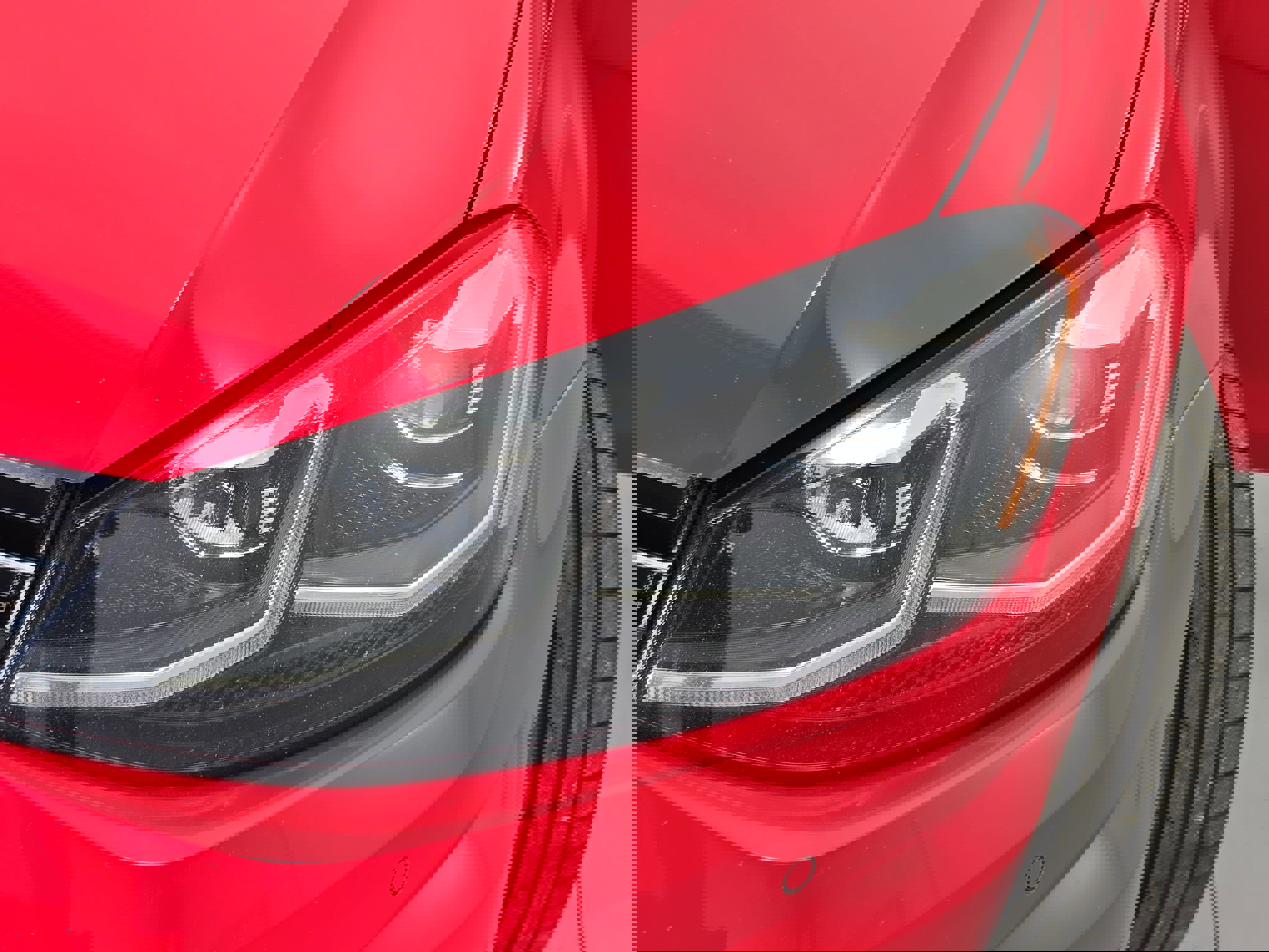 Used 2019 Volkswagen Golf R 4-Door image 30