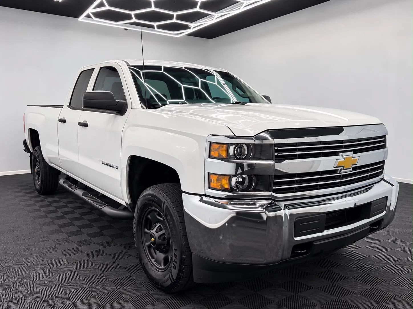 Used 2015 Chevrolet Silverado 2500 W/T RWD image 1