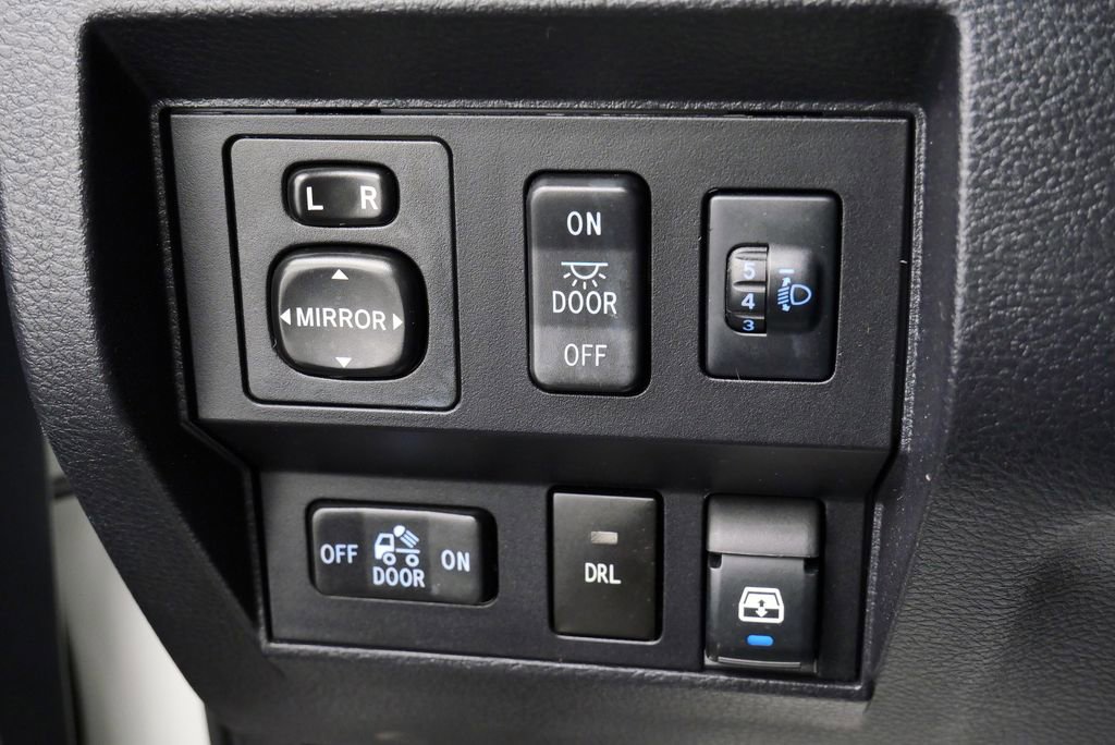 Used 2017 Toyota Tundra SR5 w/ SR5 Upgrade Package image 25