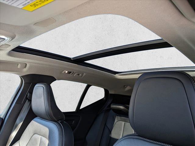 Used 2019 Volvo XC40 T5 Momentum image 18