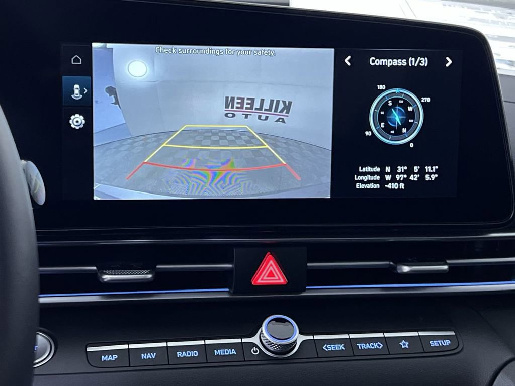 Used 2025 Hyundai Elantra SEL image 18