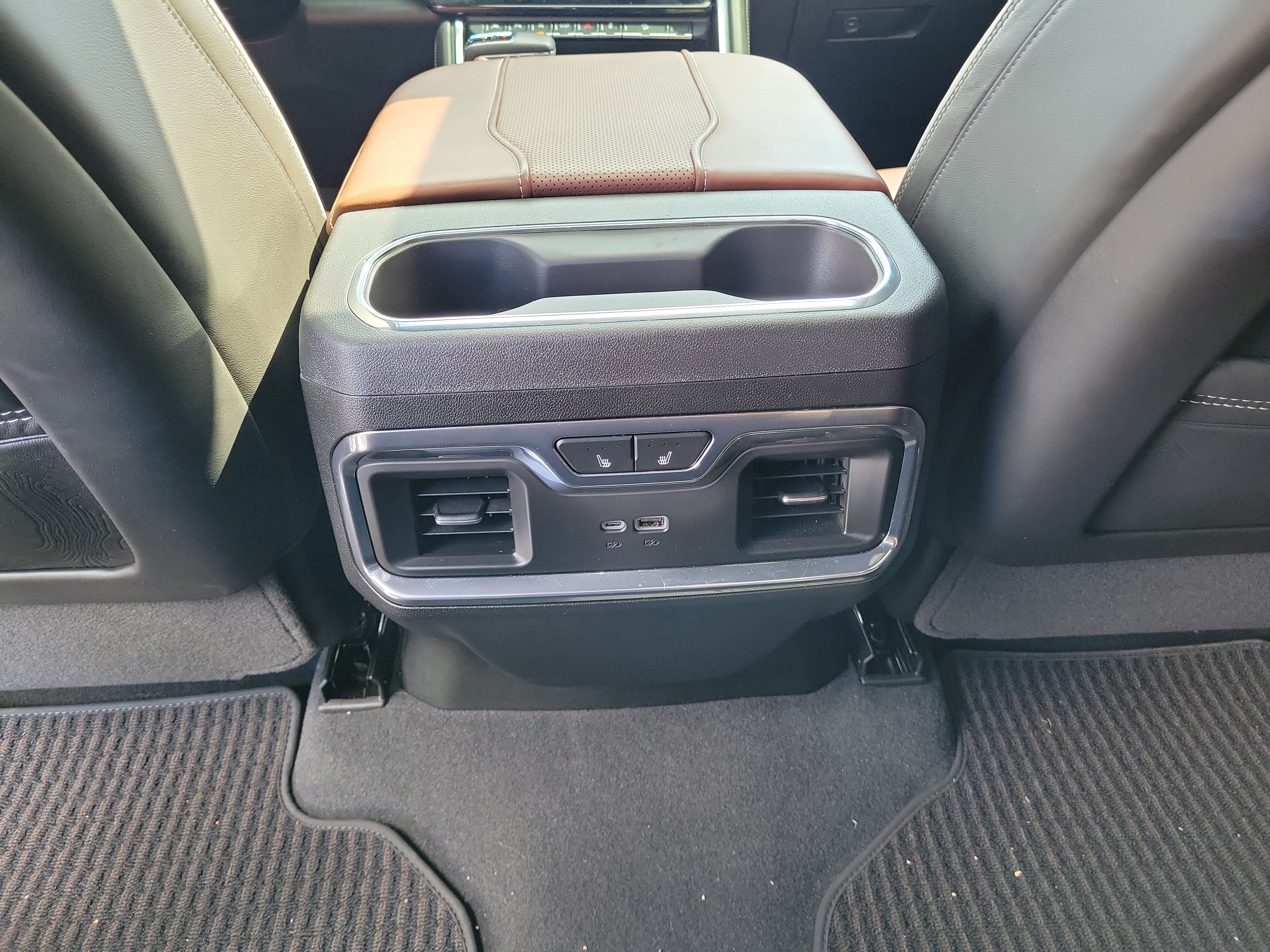 Used 2025 GMC Sierra 1500 Denali Ultimate AWD/4WD image 10