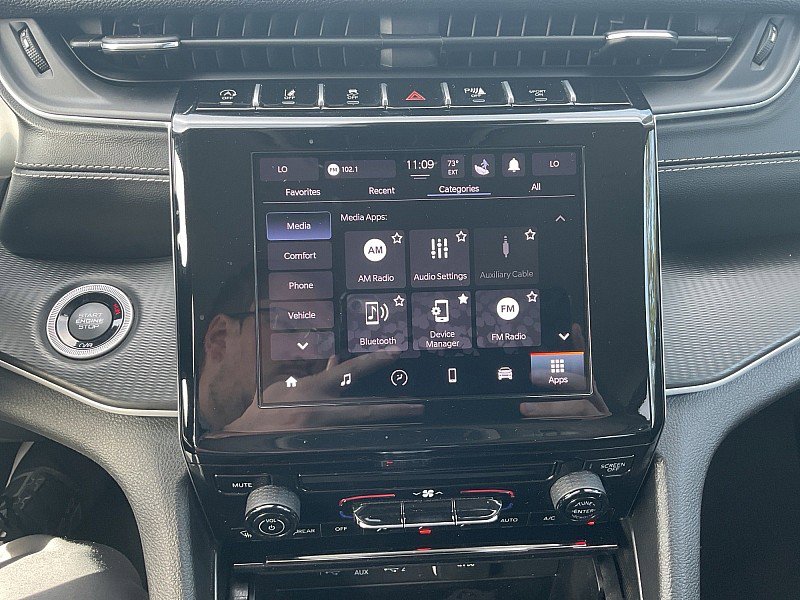 Used 2024 Jeep Grand Cherokee Laredo w/ Trailer Tow Package image 13