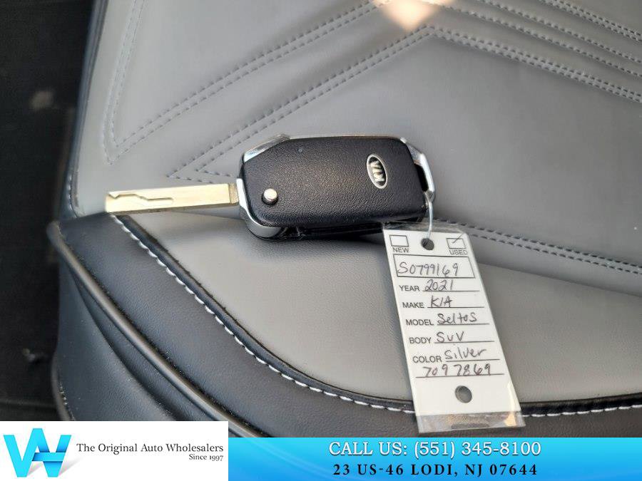 Used 2021 Kia Seltos LX image 19