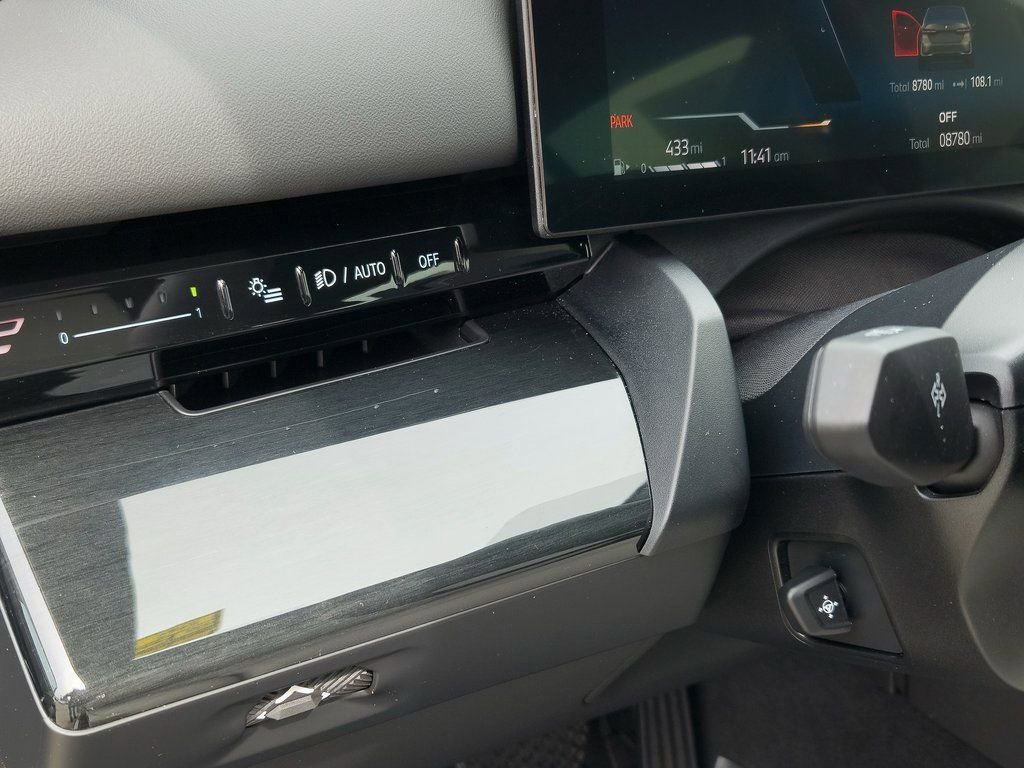 Certified 2025 BMW 530i image 11