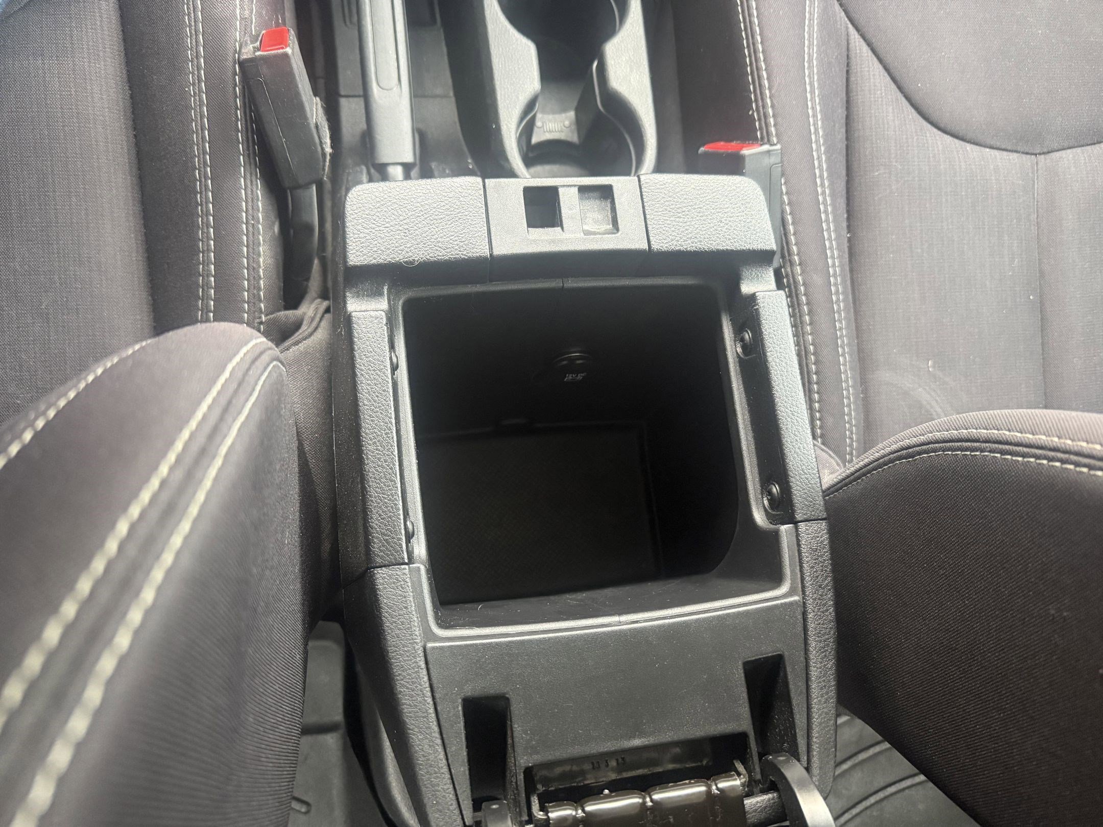 Used 2013 Jeep Wrangler Unlimited Sahara image 28