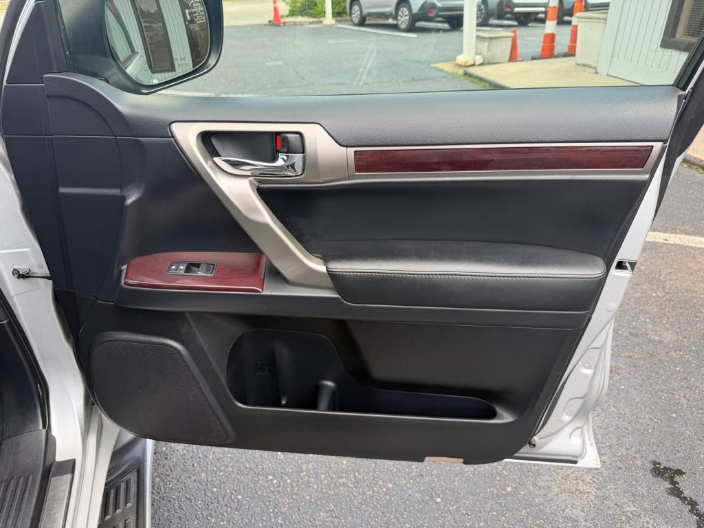 Used 2014 Lexus GX 460 Luxury AWD/4WD image 32