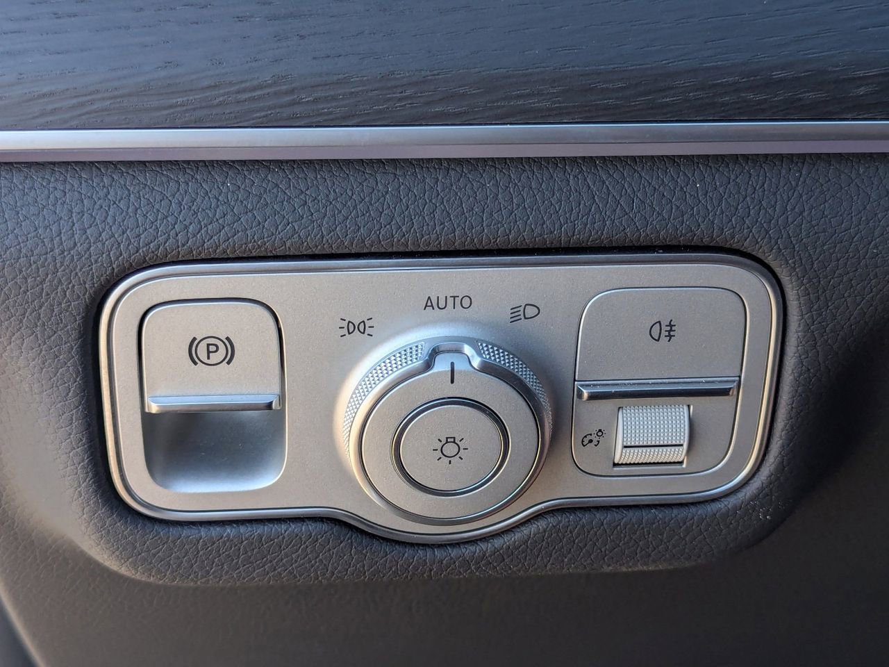 Used 2025 Mercedes-Benz GLE 350 4MATIC image 32