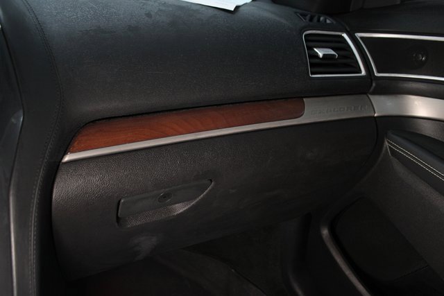 Used 2016 Ford Explorer Platinum image 33