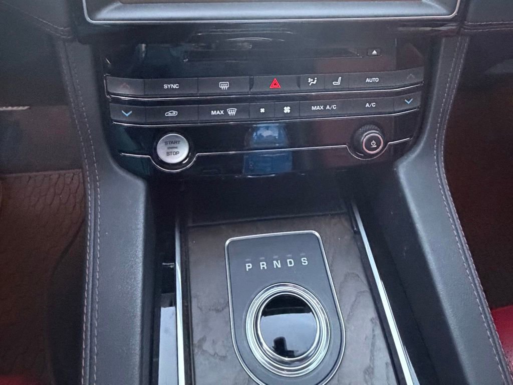 Used 2017 Jaguar F-PACE R-Sport AWD/4WD image 32
