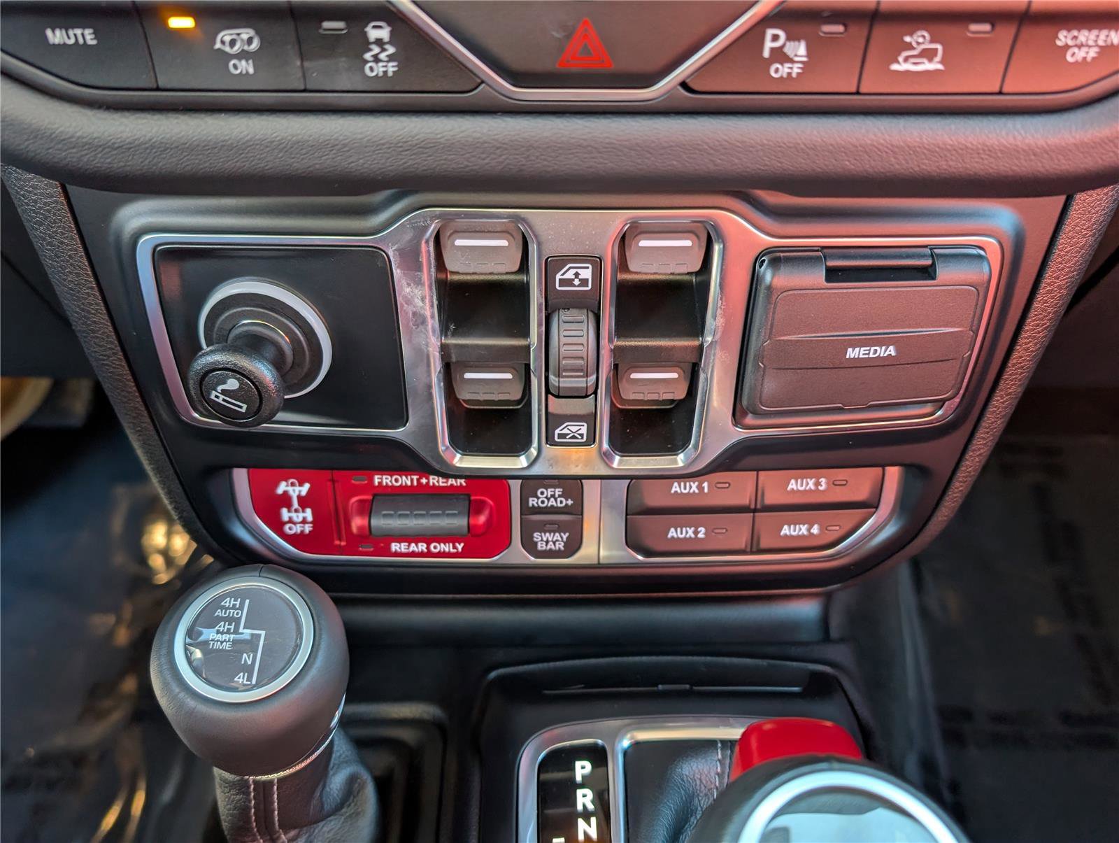 Used 2024 Jeep Wrangler Unlimited Rubicon 392 image 27