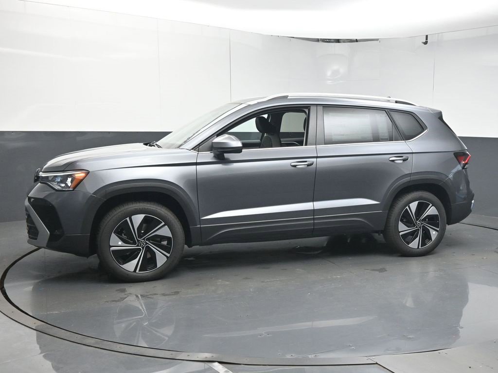 New 2025 Volkswagen Taos SE image 4