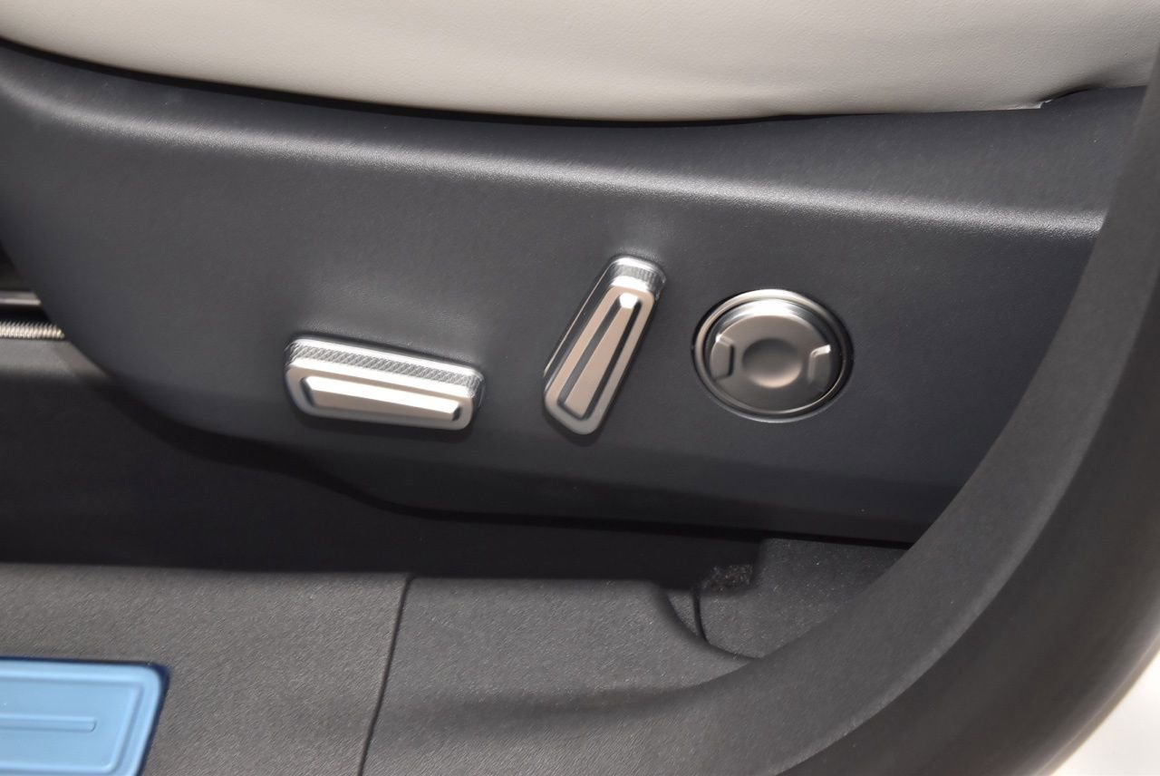 New 2026 Lincoln Nautilus Premier AWD/4WD image 42