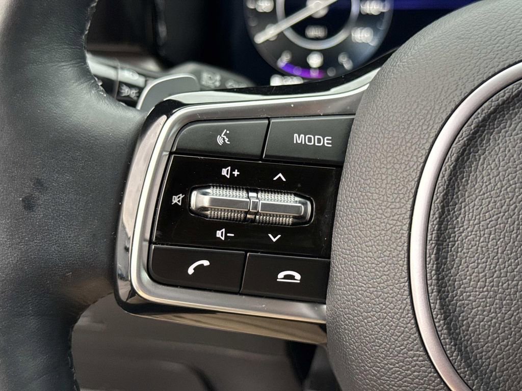 Used 2023 Kia Sorento SX image 41