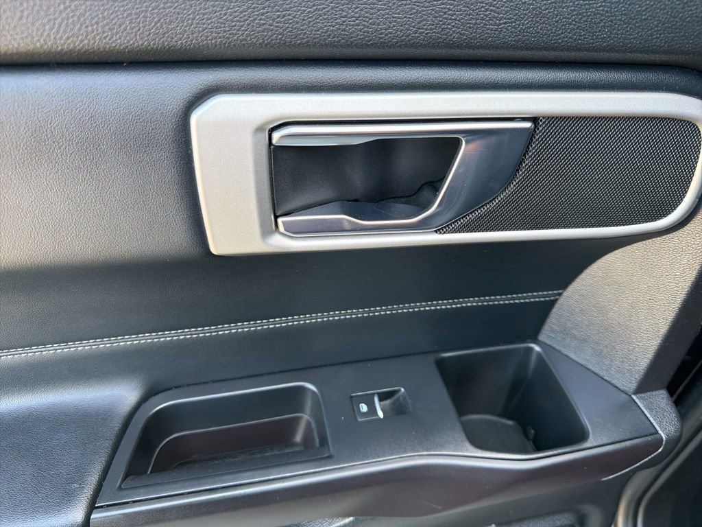 Used 2020 Ford Explorer XLT w/ Equipment Group 202A image 25