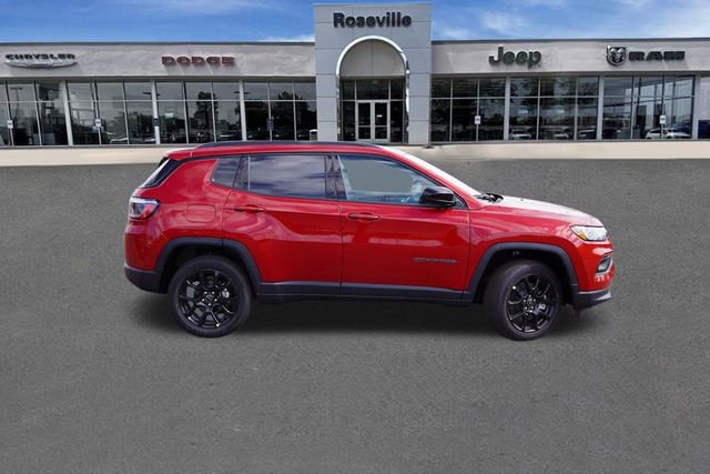New 2025 Jeep Compass Latitude w/ Sun & Sound Group image 2