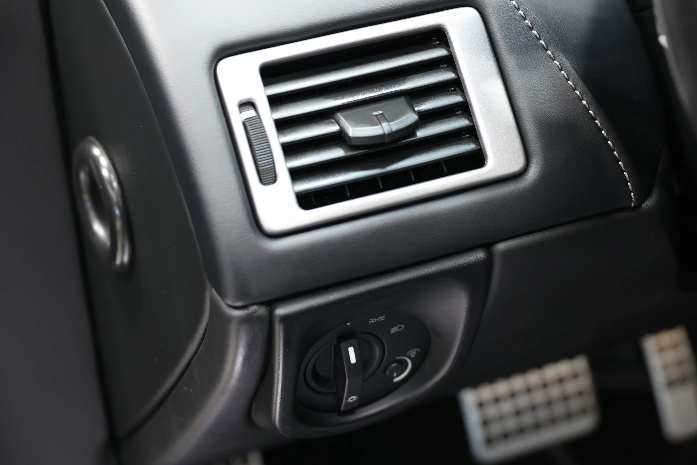 Used 2012 Aston Martin Virage Volante image 27