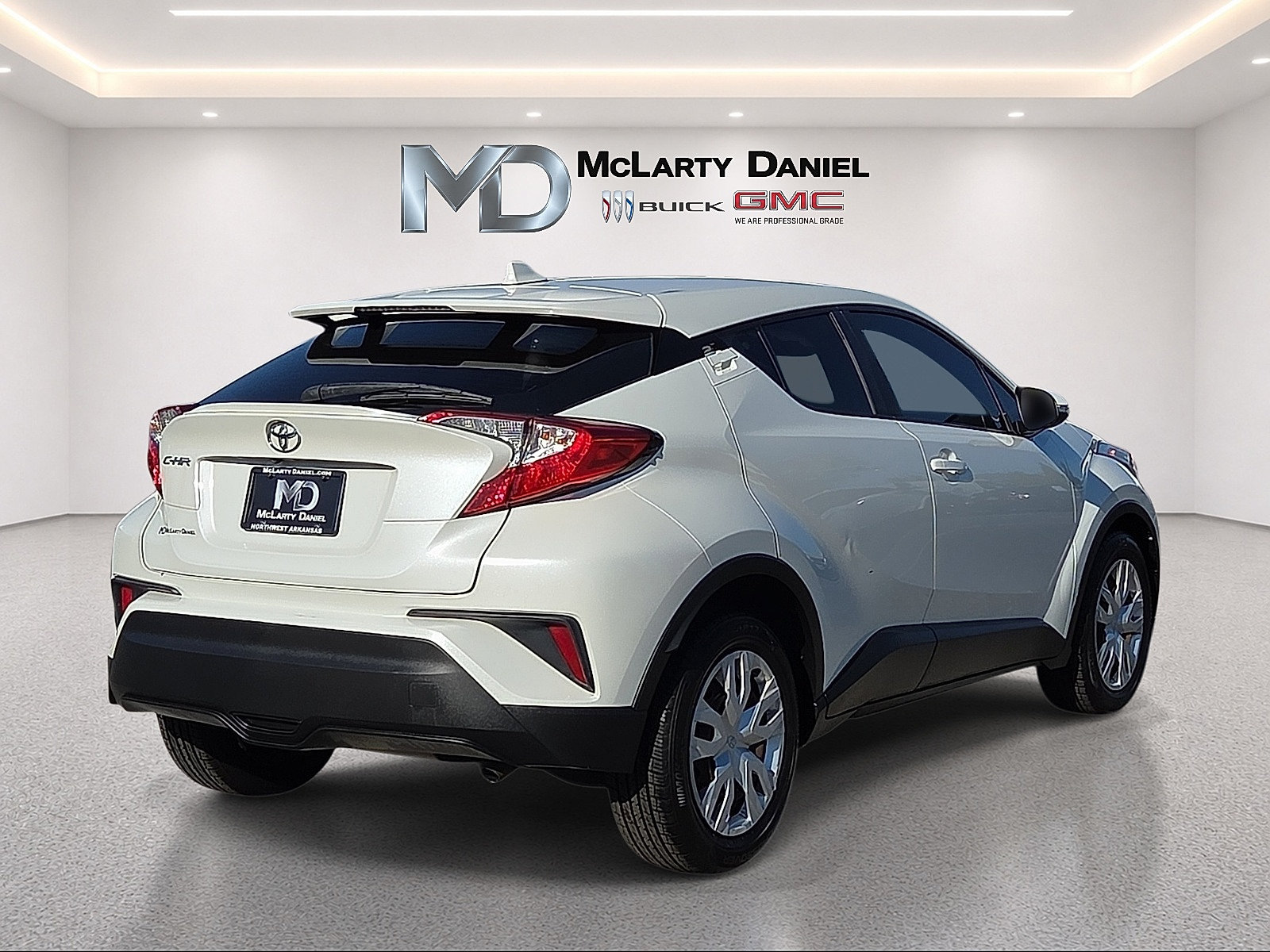 Used 2019 Toyota C-HR LE FWD image 5