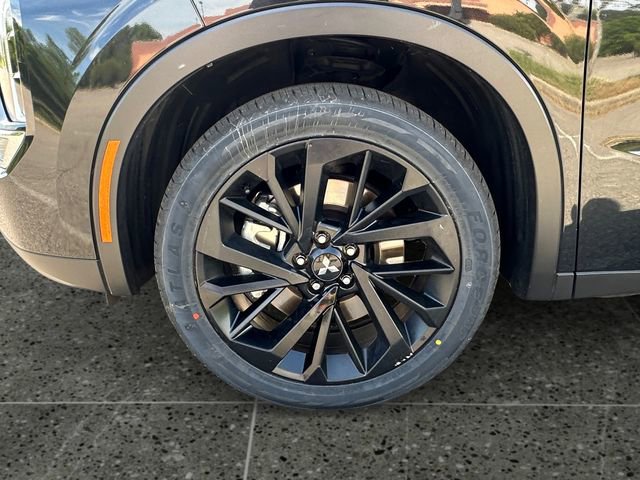 Used 2023 Mitsubishi Outlander SE image 14