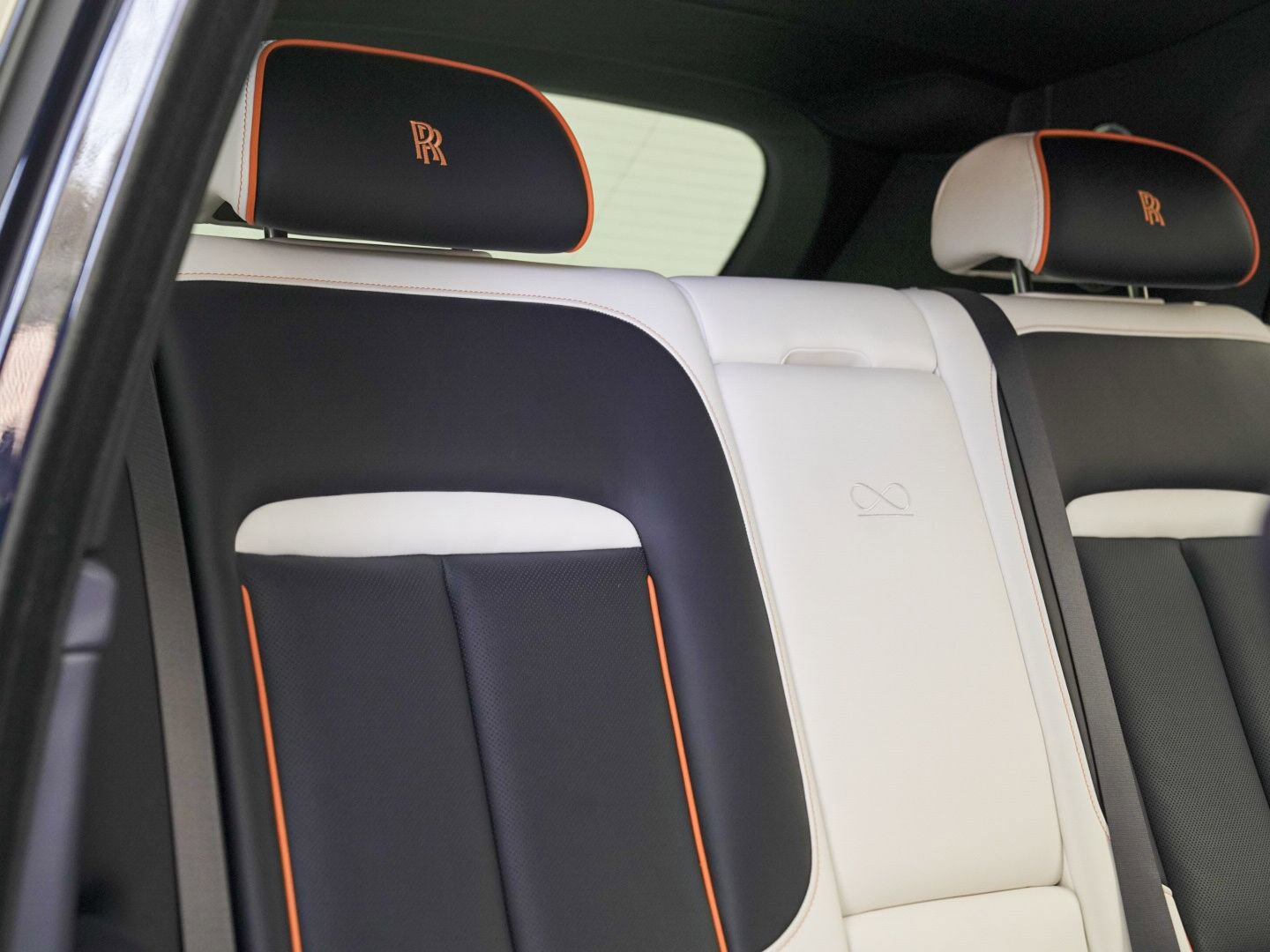 New 2026 Rolls-Royce Cullinan Black Badge image 64