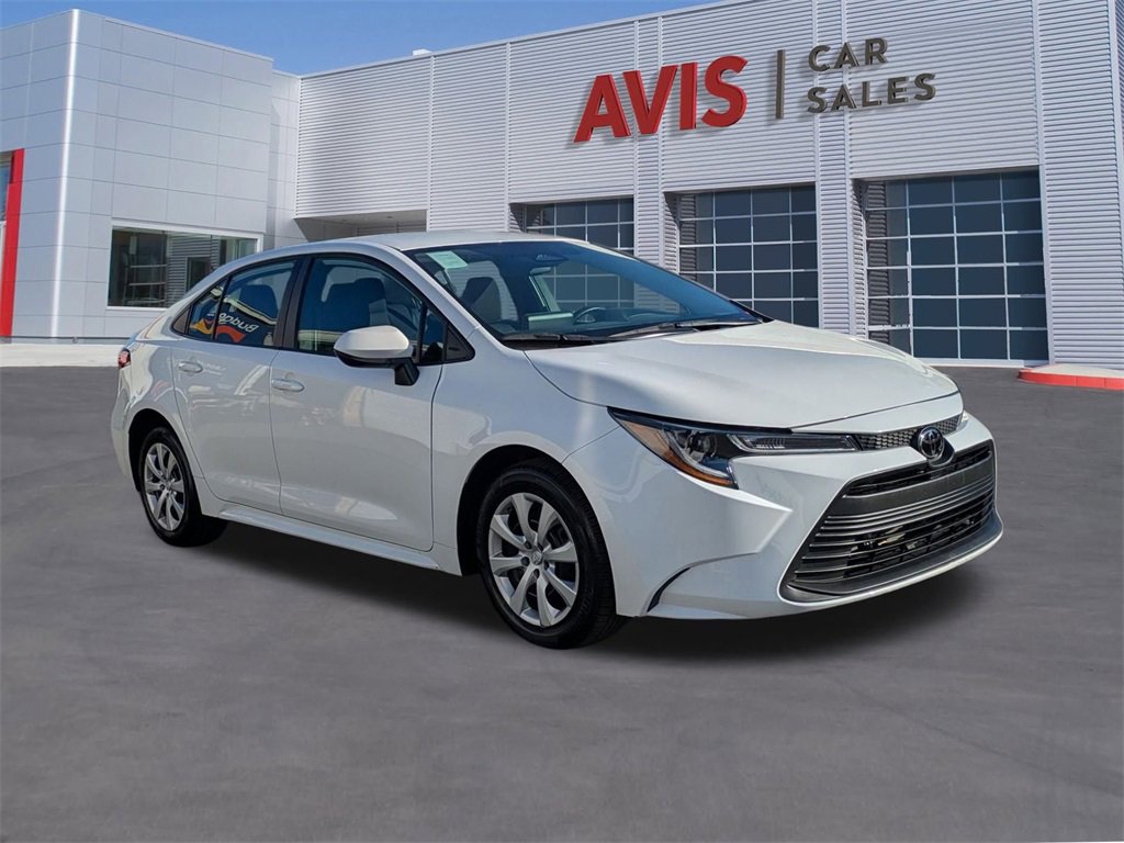 Used 2024 Toyota Corolla LE image 3