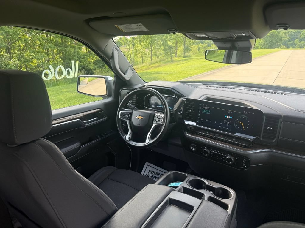 Used 2023 Chevrolet Silverado 1500 LT AWD/4WD image 18