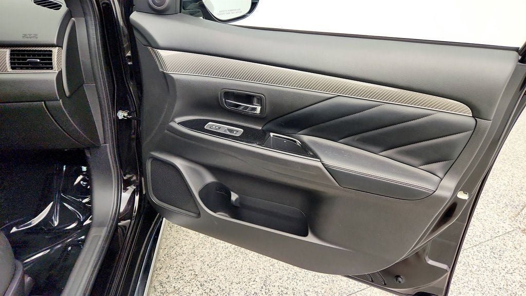 Used 2020 Mitsubishi Outlander SEL AWD/4WD image 21