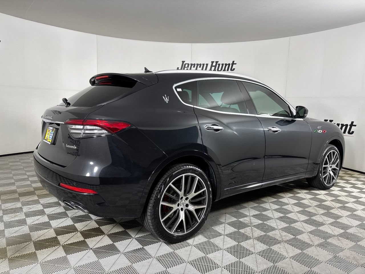 Used 2022 Maserati Levante GT AWD/4WD image 4