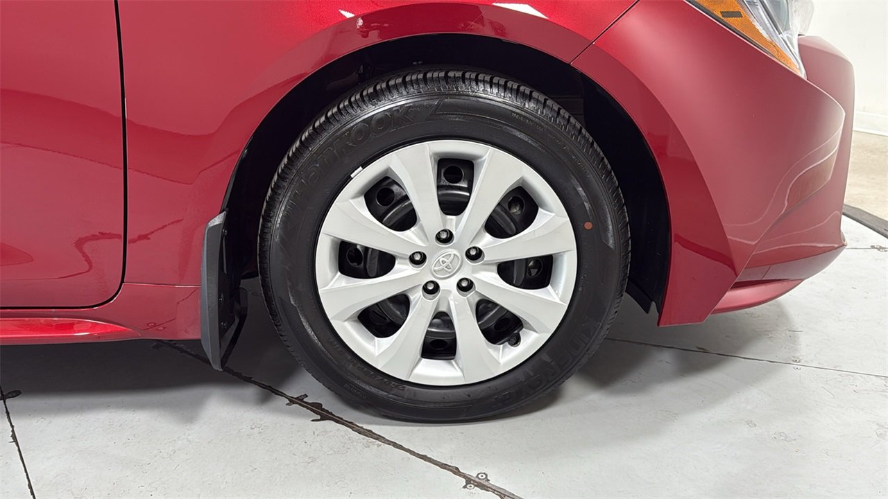Certified 2025 Toyota Corolla LE image 21