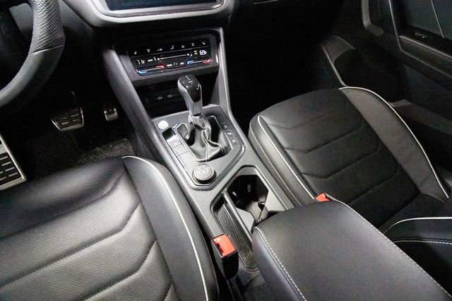 Used 2024 Volkswagen Tiguan SEL R-Line w/ MDO Package, Two-Row AWD/4WD image 9