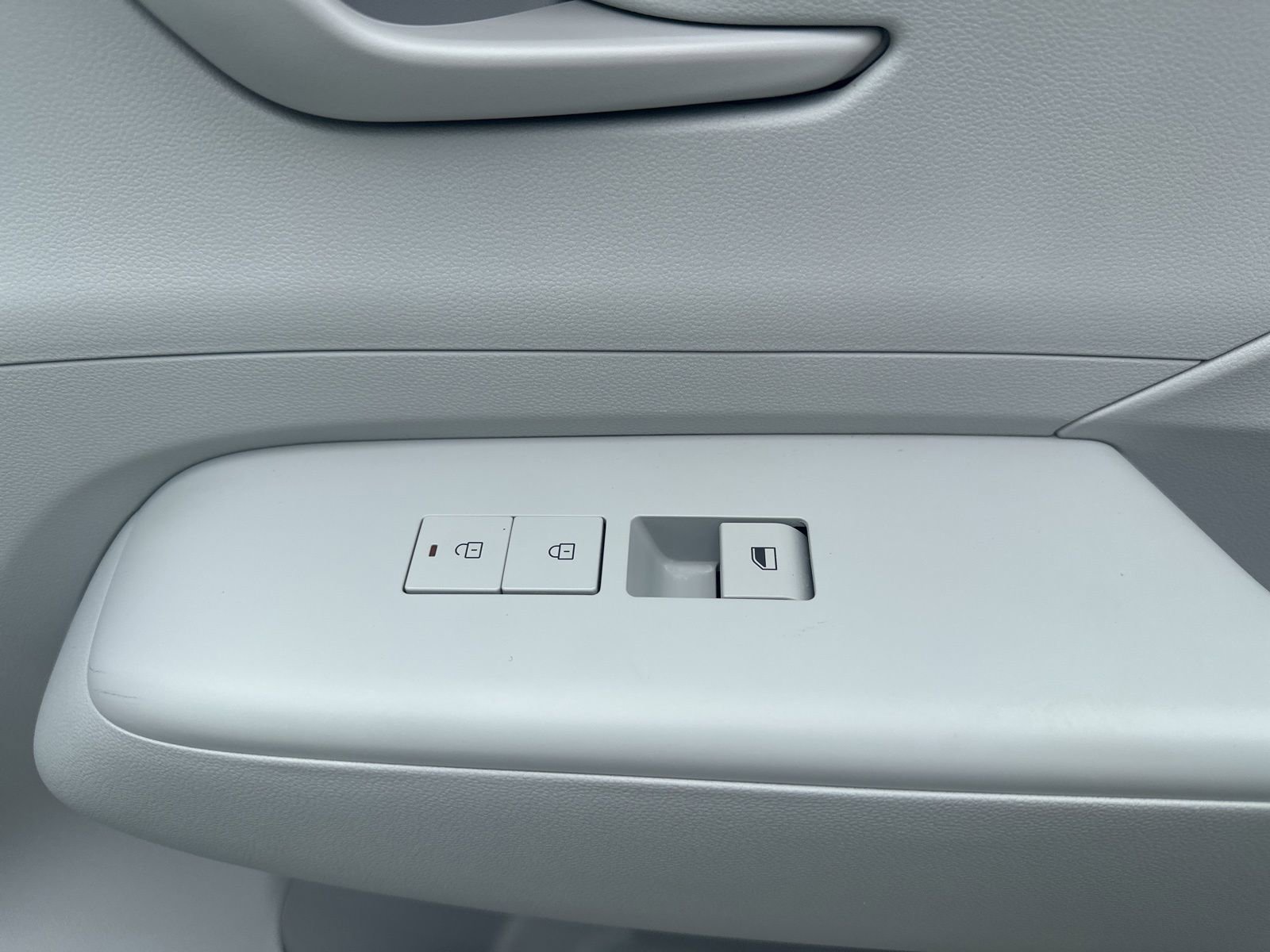 Used 2025 Hyundai Kona SEL image 39