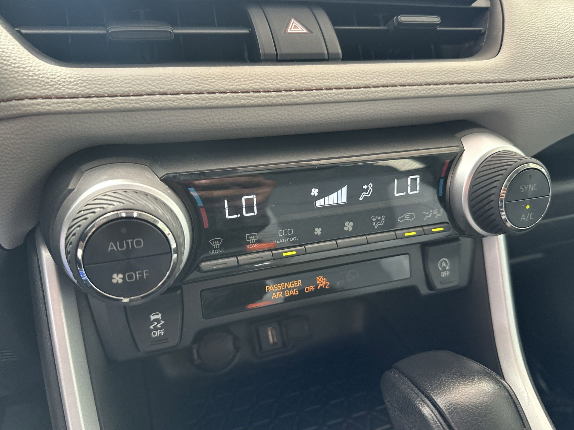 Used 2021 Toyota RAV4 XLE image 17