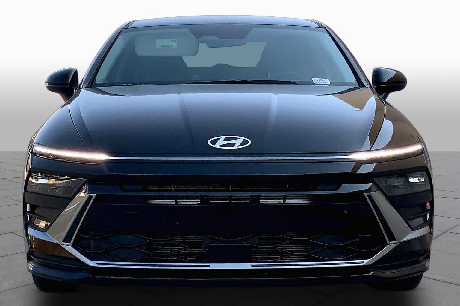 Used 2025 Hyundai Sonata SE FWD image 4