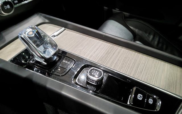 Used 2022 Volvo XC60 B5 Inscription w/ Advanced Package image 27