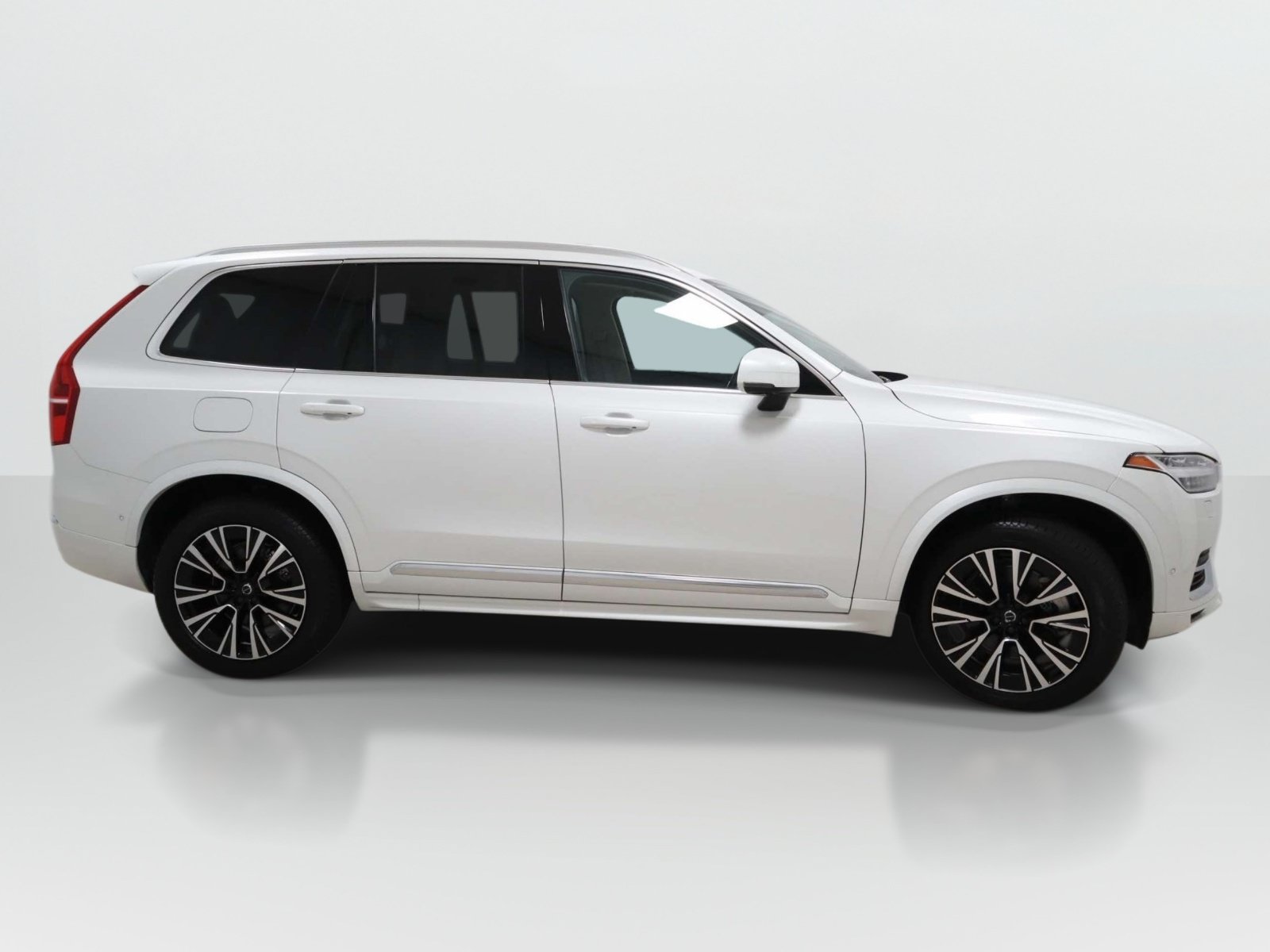 Used 2025 Volvo XC90 T8 Plus w/ Protection Package Premier AWD/4WD image 6