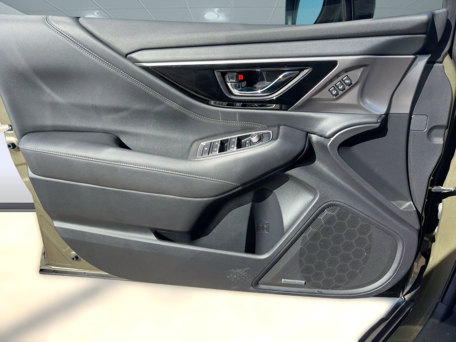 Used 2021 Subaru Outback Limited image 22