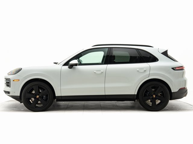 Used 2025 Porsche Cayenne image 2