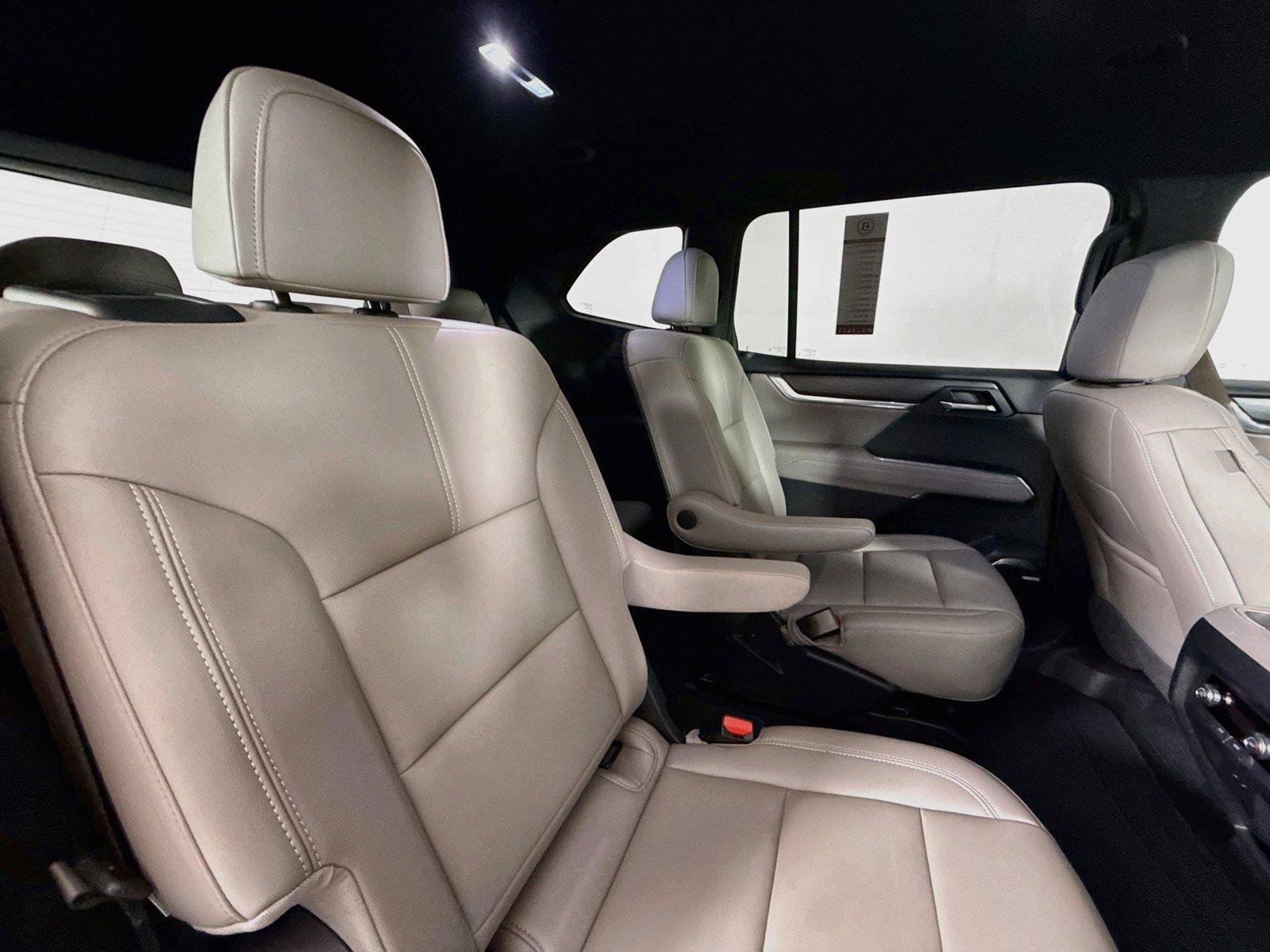 Used 2024 GMC Acadia Elevation AWD/4WD image 39